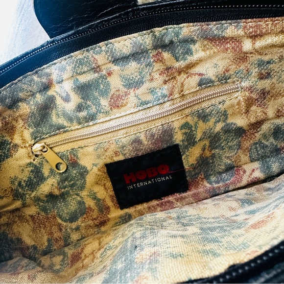 💫 Hobo Black Leather Clutch💫 - Picture 3 of 5